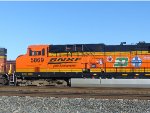 BNSF 5869